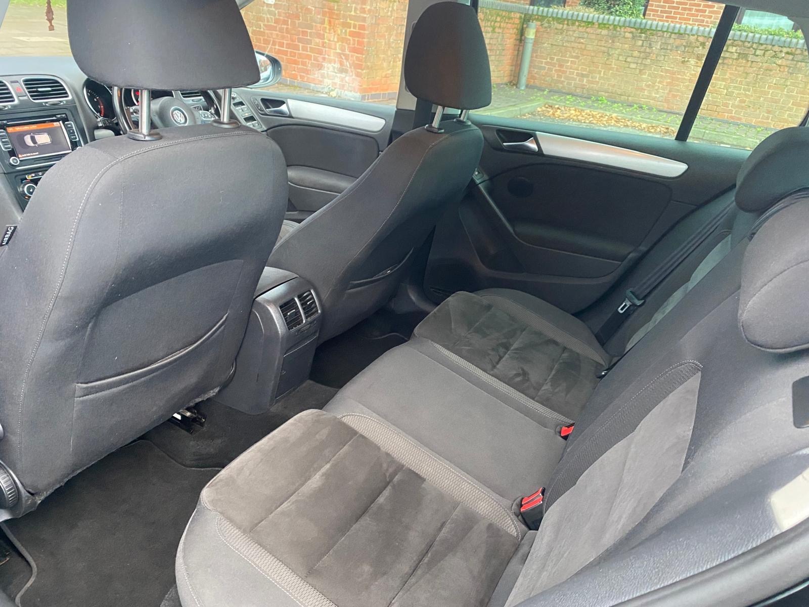 
								2010 Volkswagen Golf GT 1.4 TSI full									