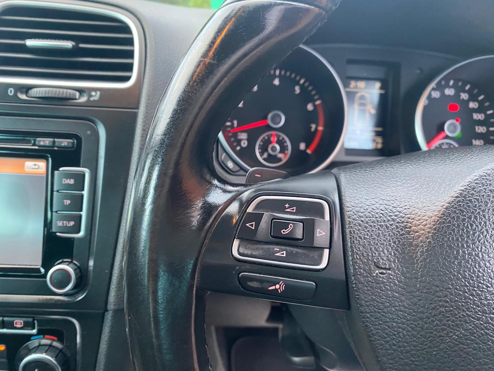 
								2010 Volkswagen Golf GT 1.4 TSI full									