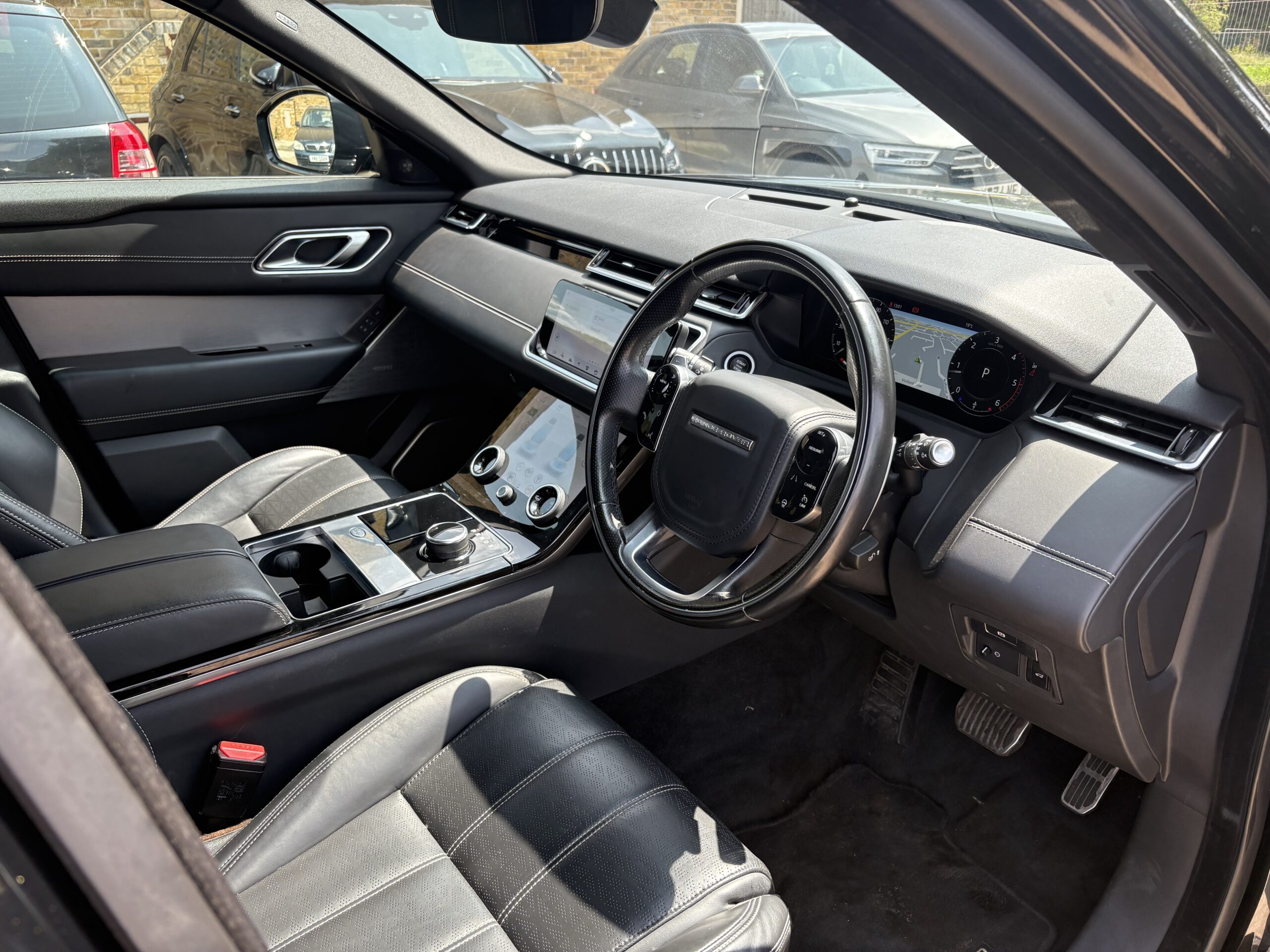 
								2018 Range Rover Velar full									