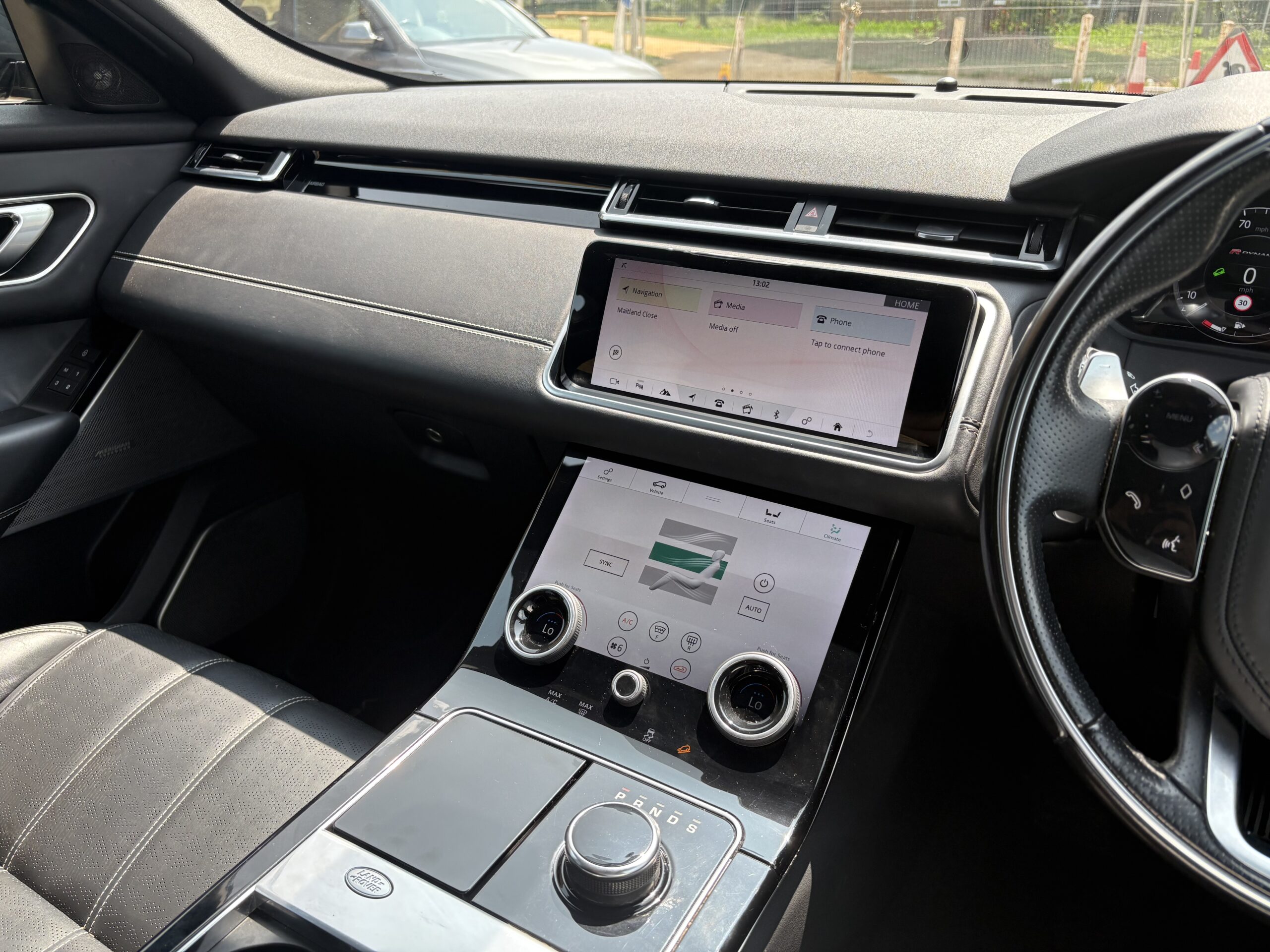 
								2018 Range Rover Velar full									