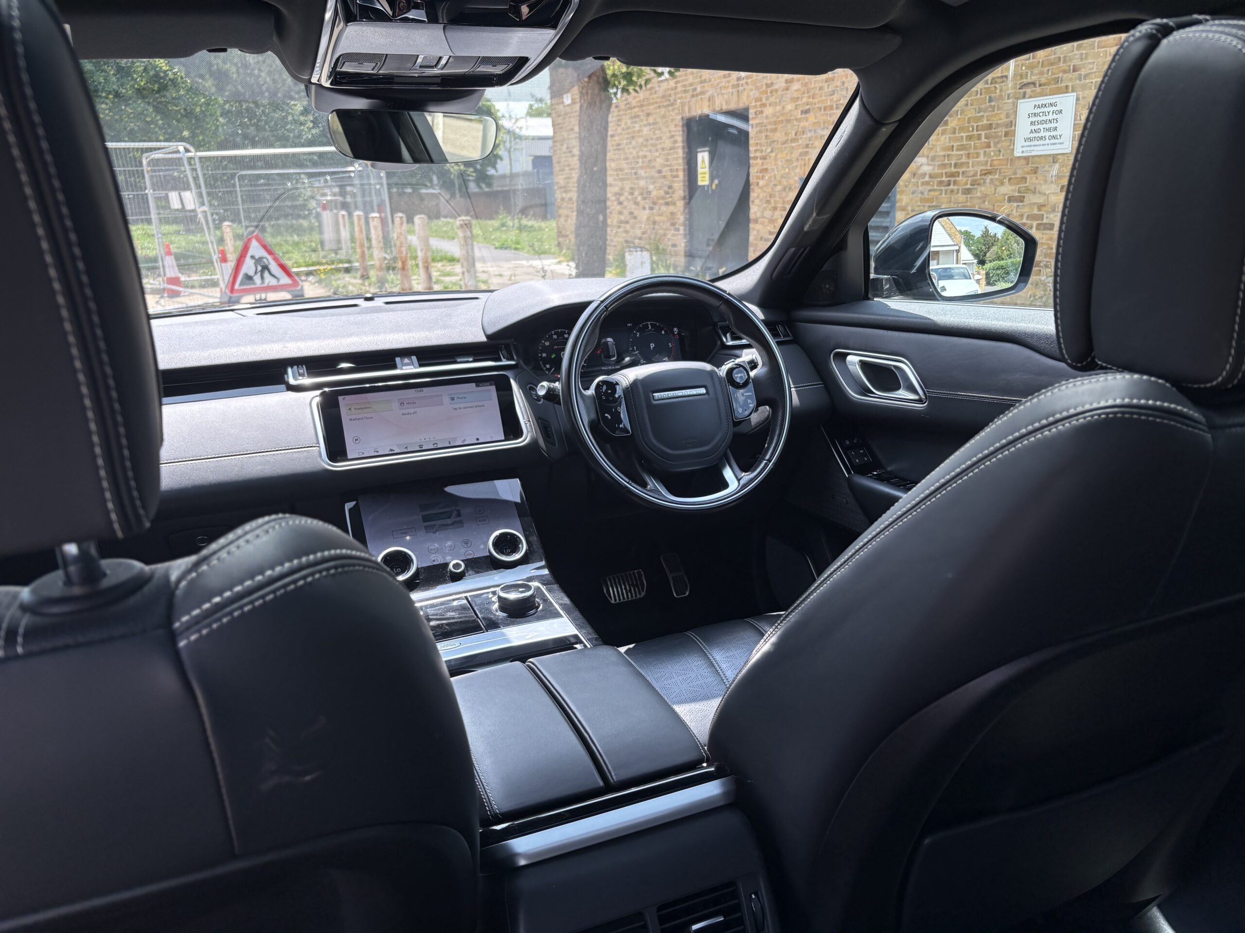
								2018 Range Rover Velar full									