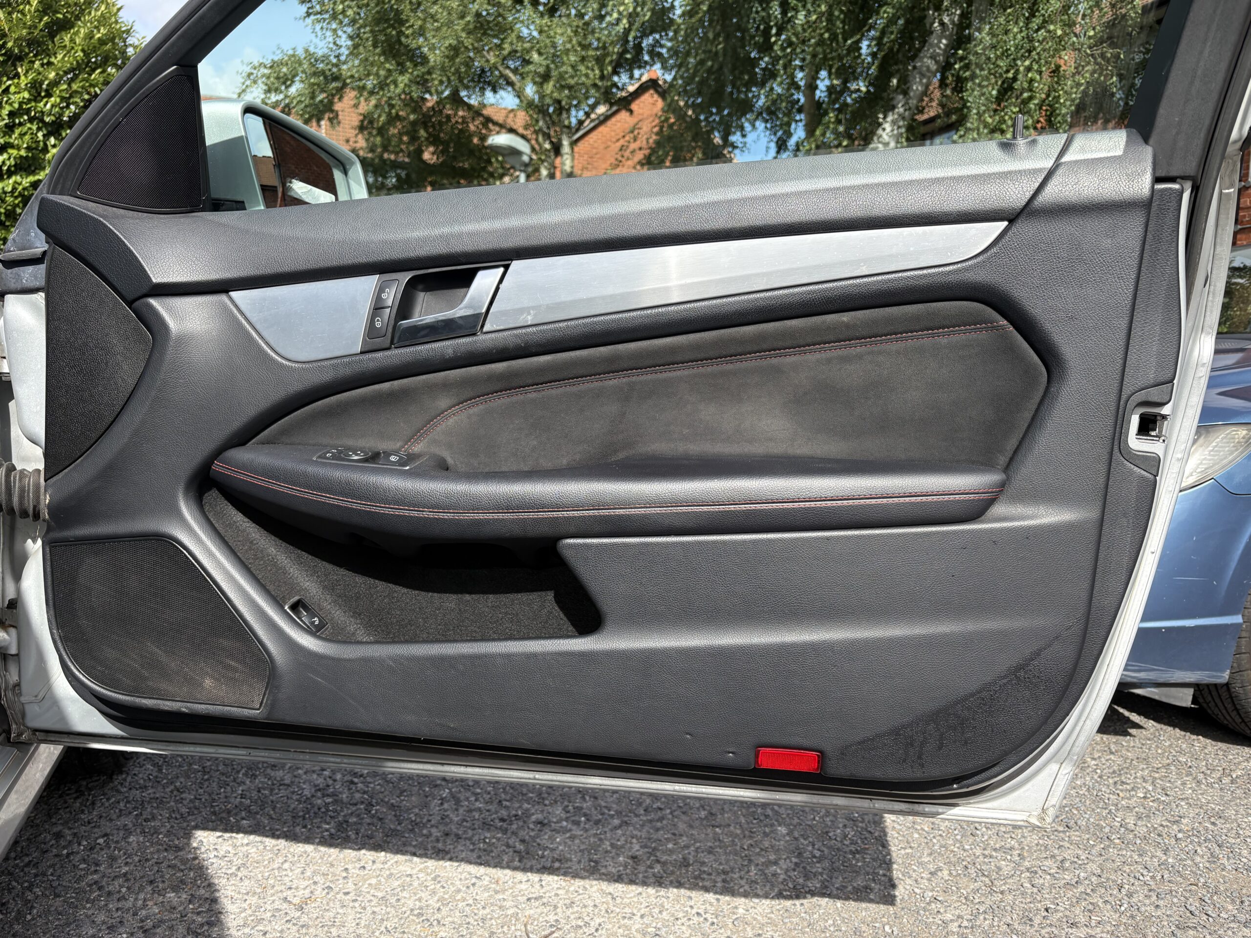 
								2014 Mercedes Benz c180 AMG Sport full									