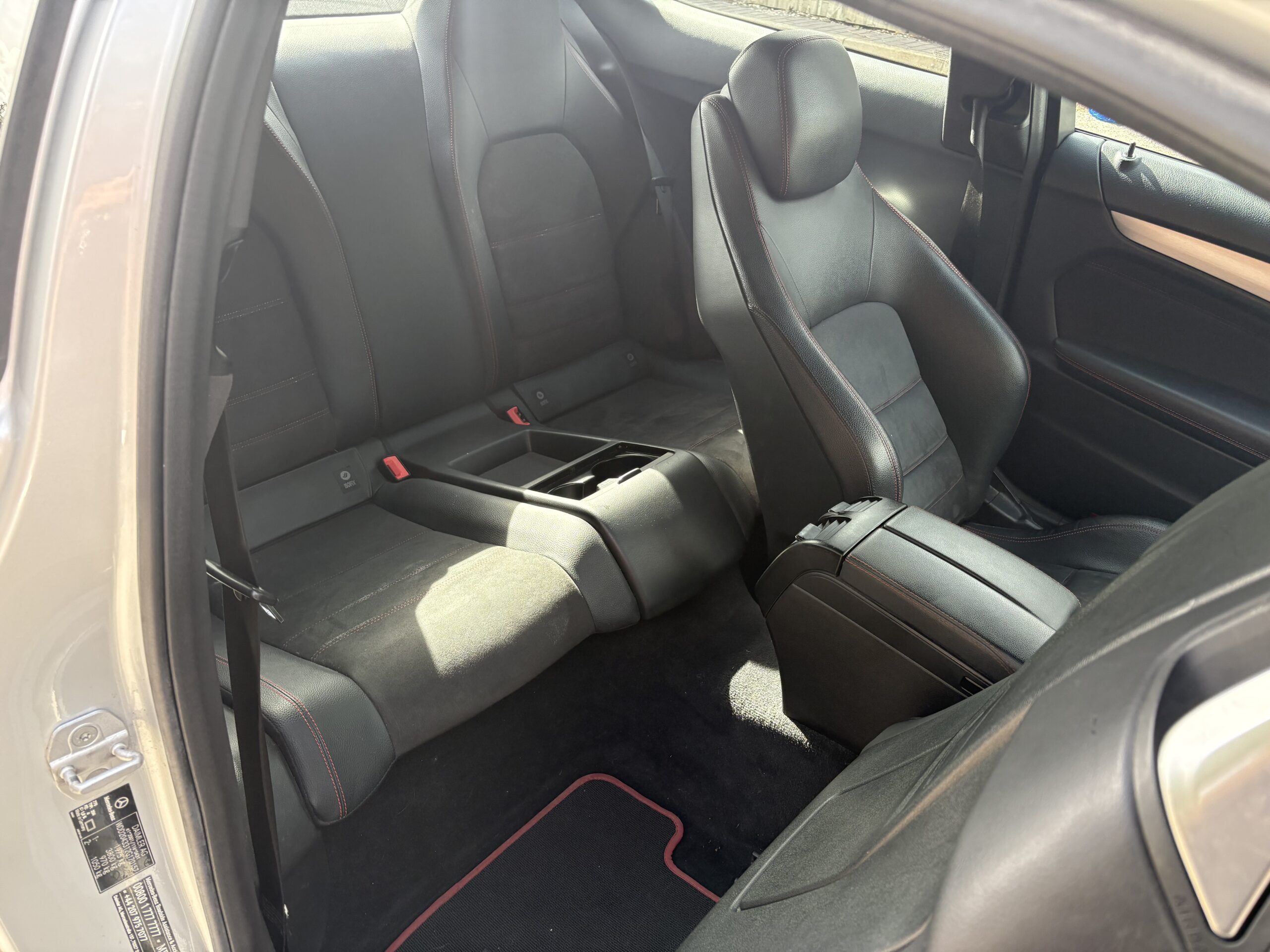 
								2014 Mercedes Benz c180 AMG Sport full									