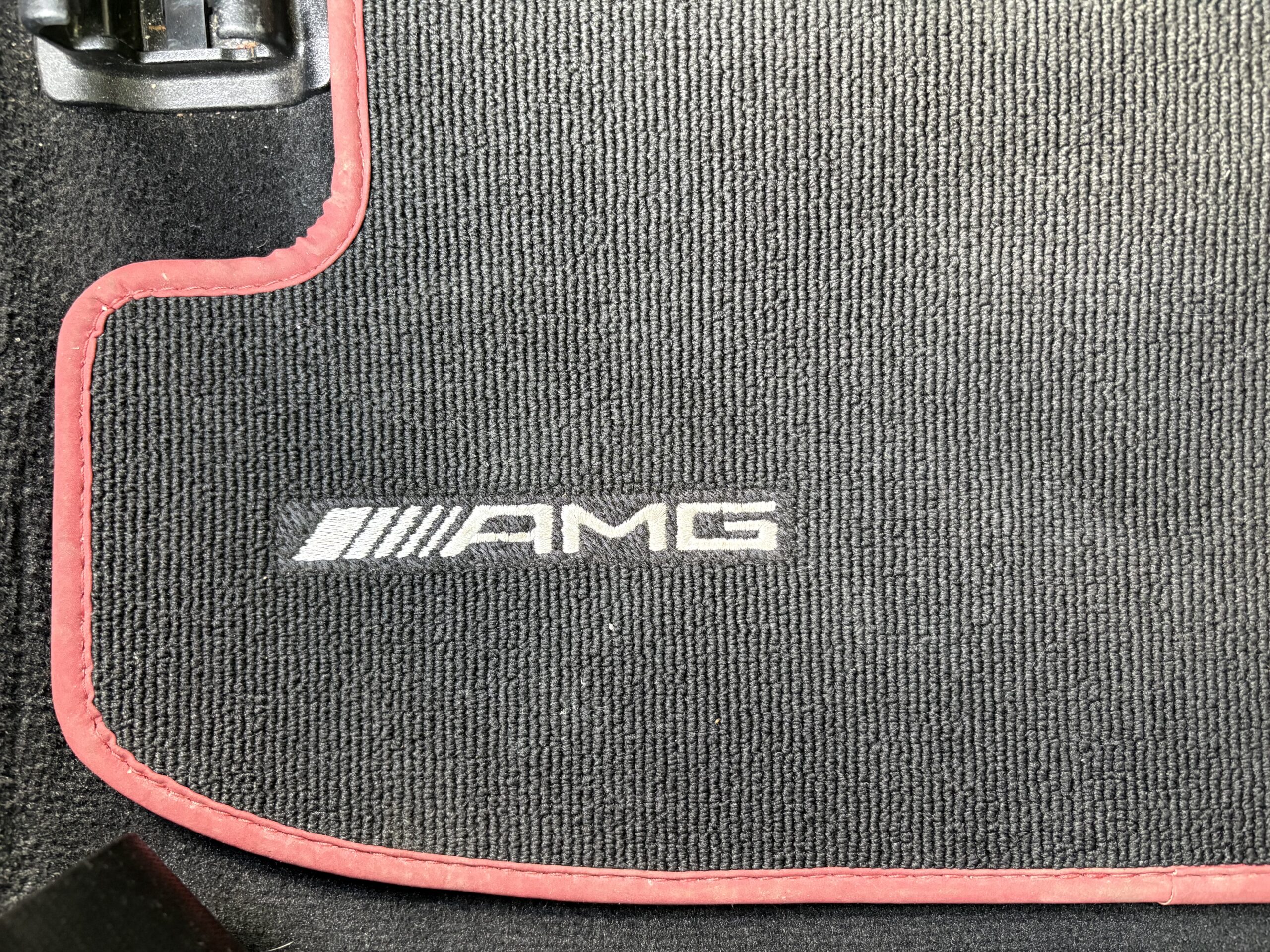 
								2014 Mercedes Benz c180 AMG Sport full									