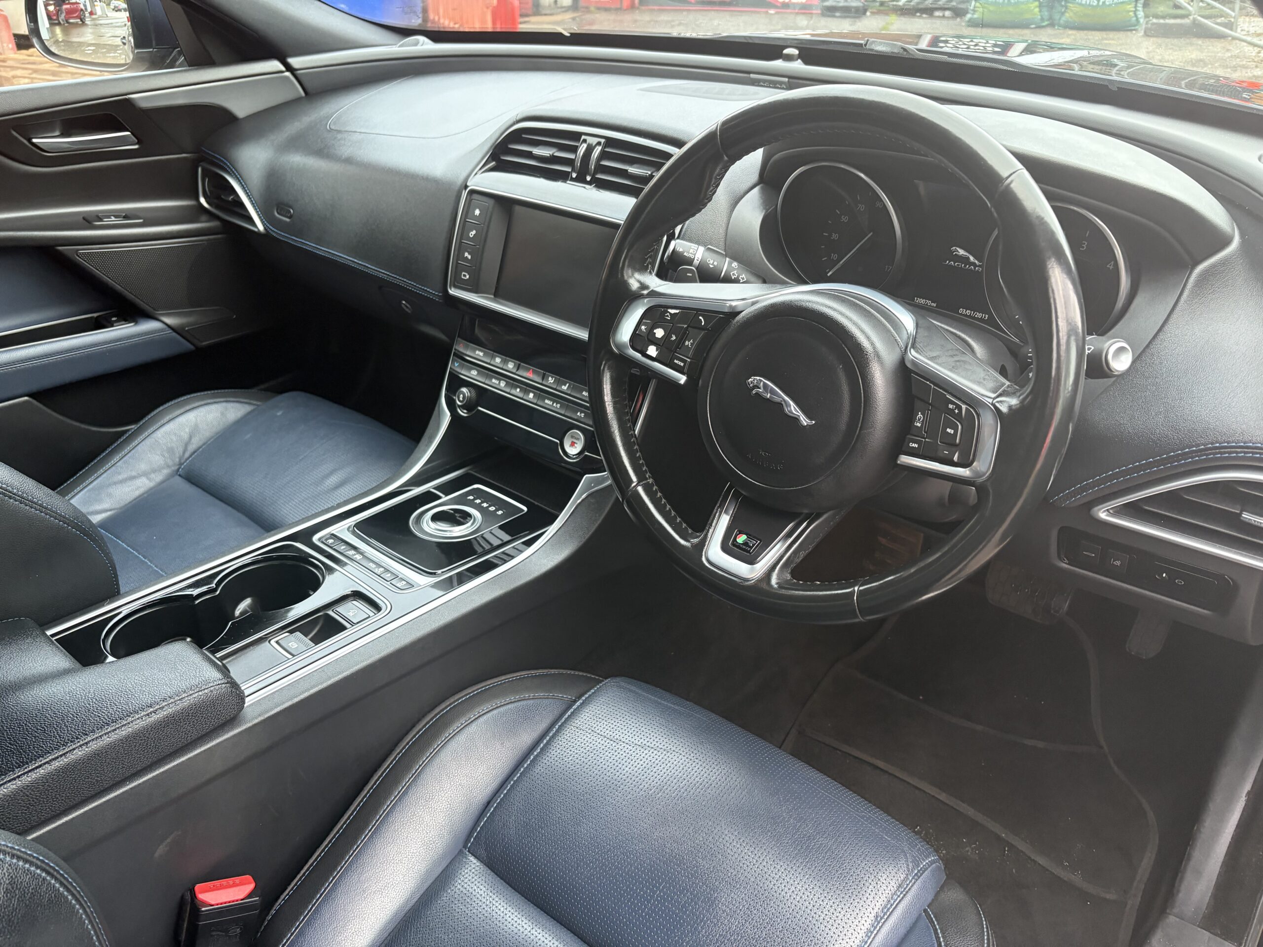 
								Jaguar XE R-Sport 2016 full									