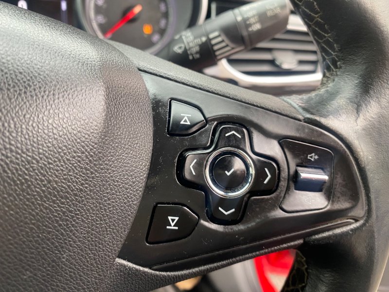 
								2016 Vauxhall Astra full									