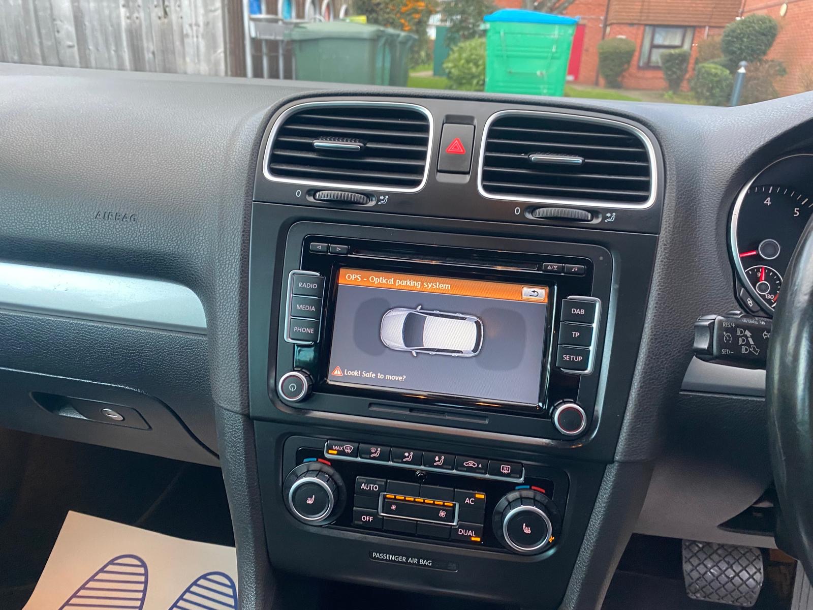 
								2010 Volkswagen Golf GT 1.4 TSI full									