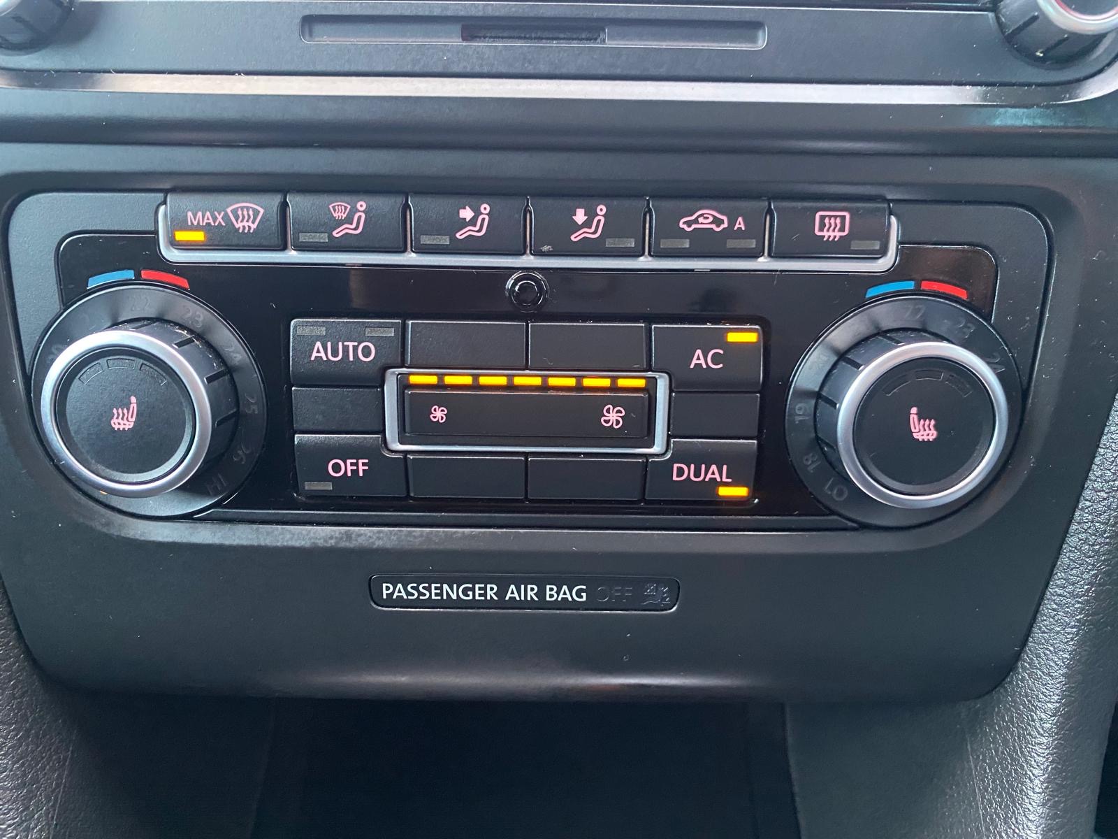 
								2010 Volkswagen Golf GT 1.4 TSI full									