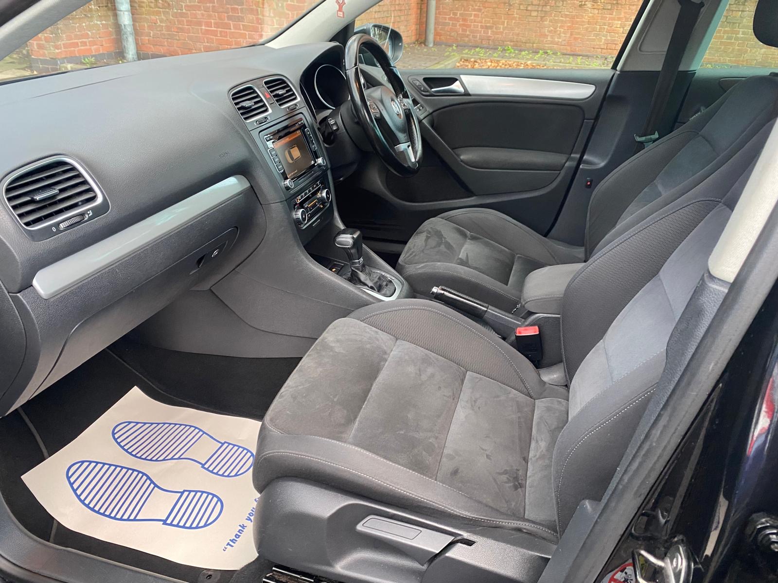 
								2010 Volkswagen Golf GT 1.4 TSI full									