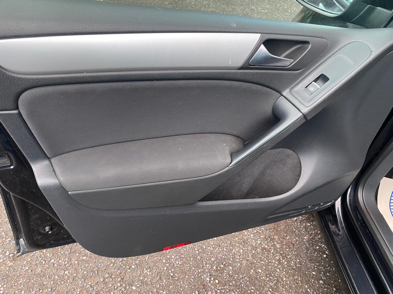 
								2010 Volkswagen Golf GT 1.4 TSI full									