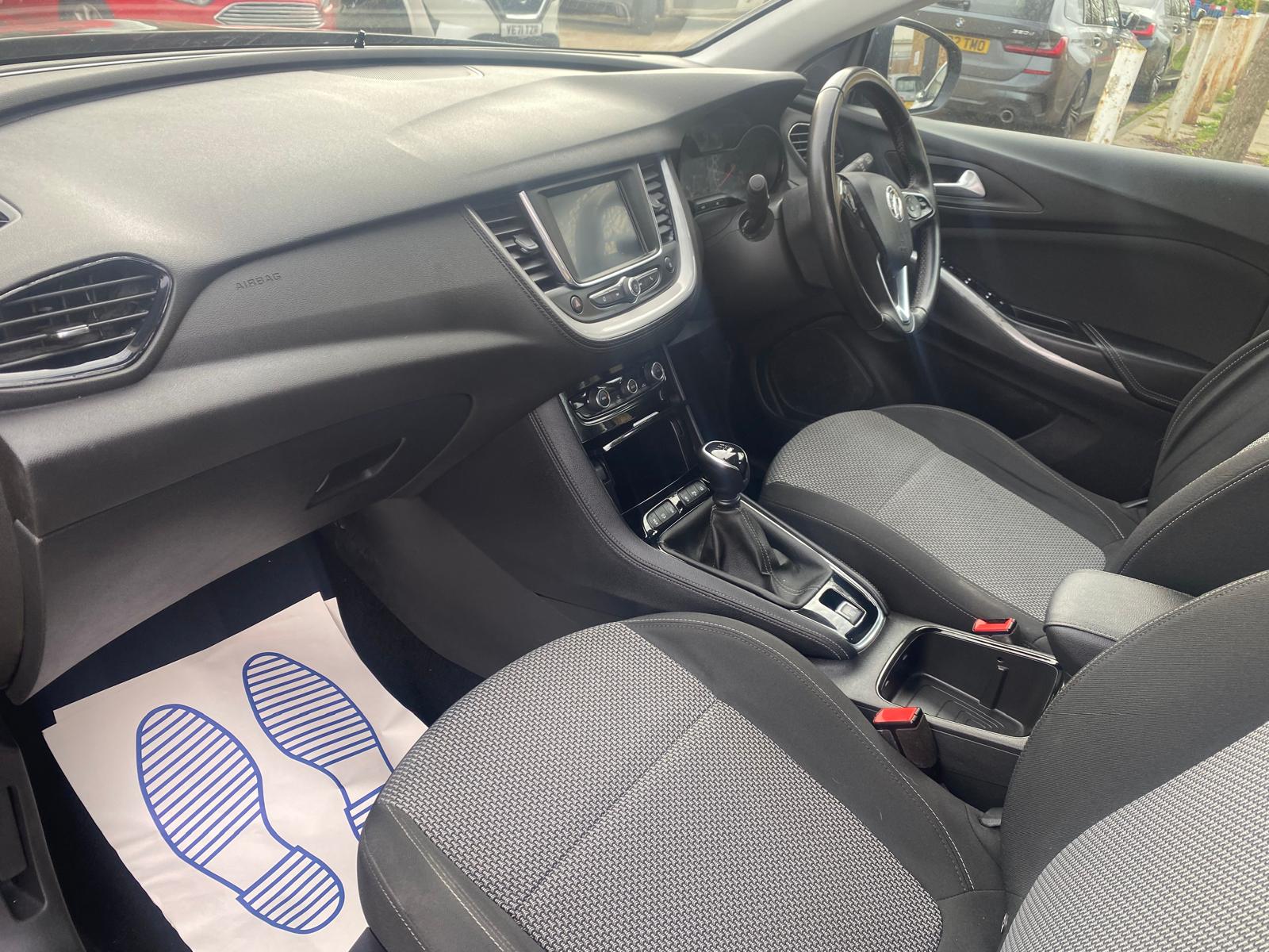 
								2020 Vauxhall GrandLandX full									