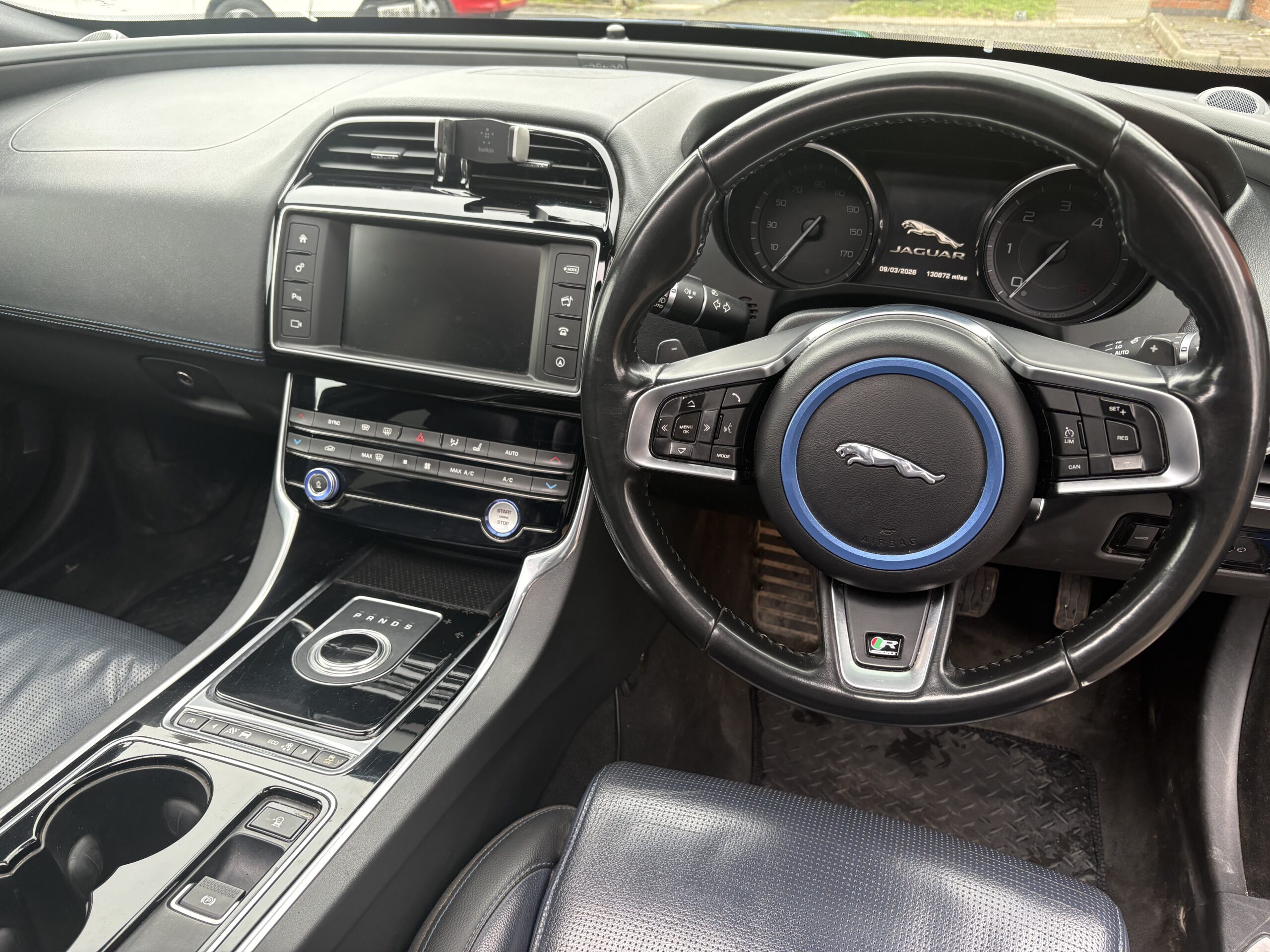 
								2015 Jaguar XE R-Sport full									