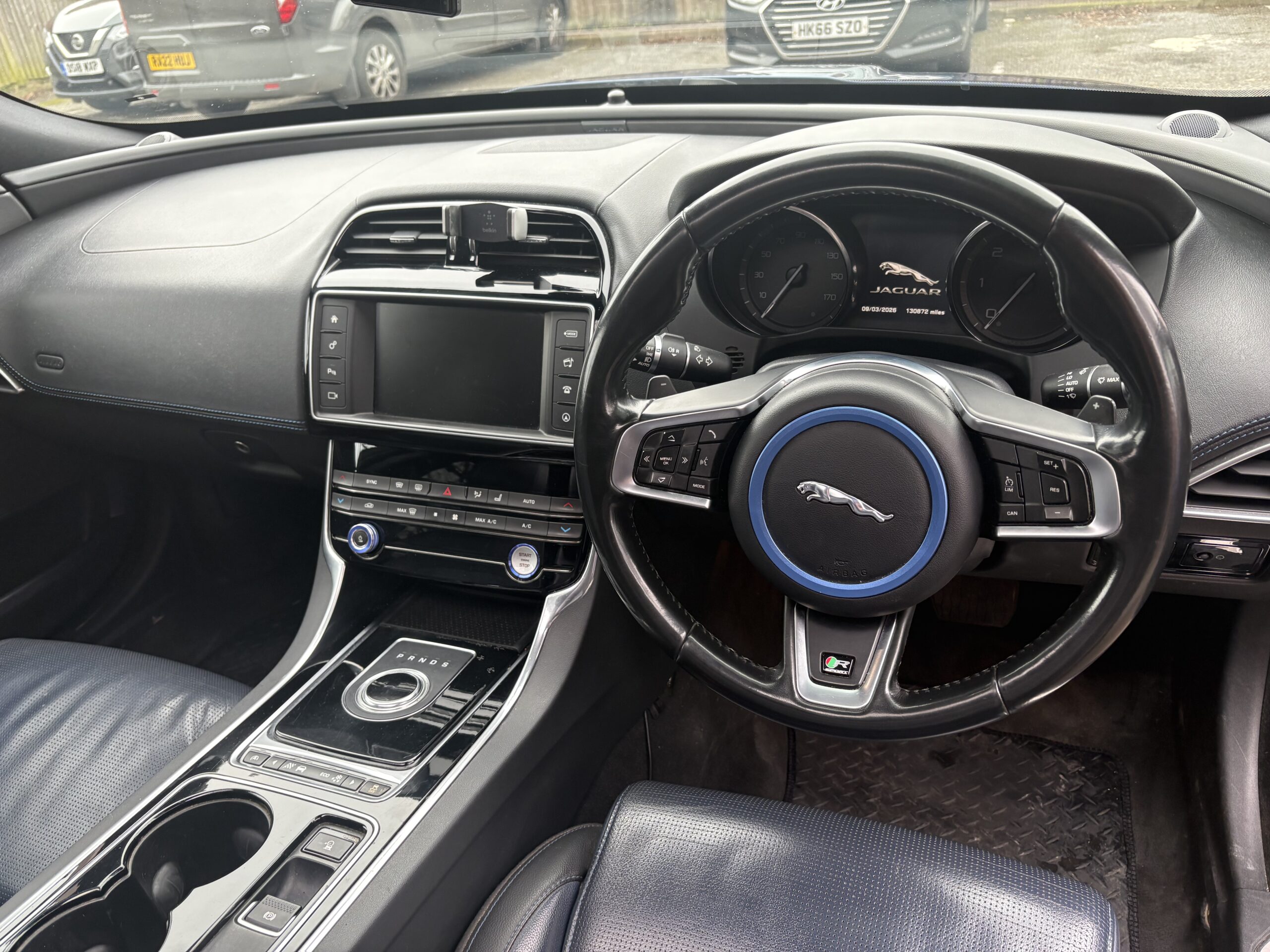 
								2015 Jaguar XE R-Sport full									