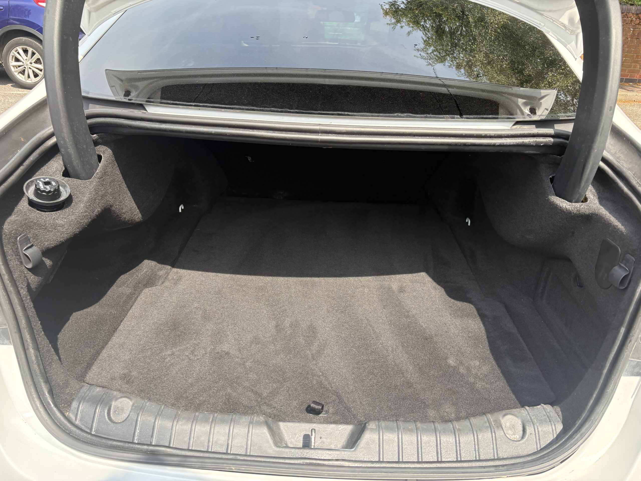 
								2017 Jaguar XF full									