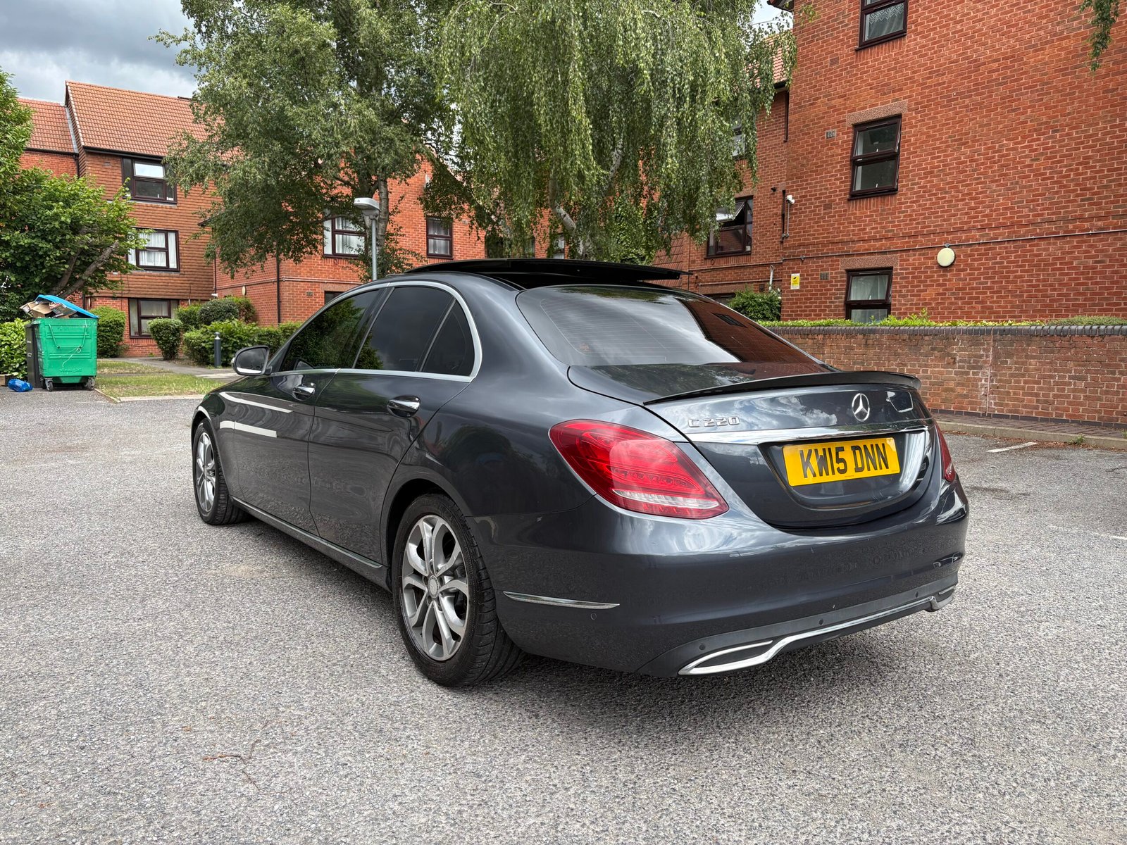 
								2015 Mercedes Benz C220d ( Premium Plus ) full									