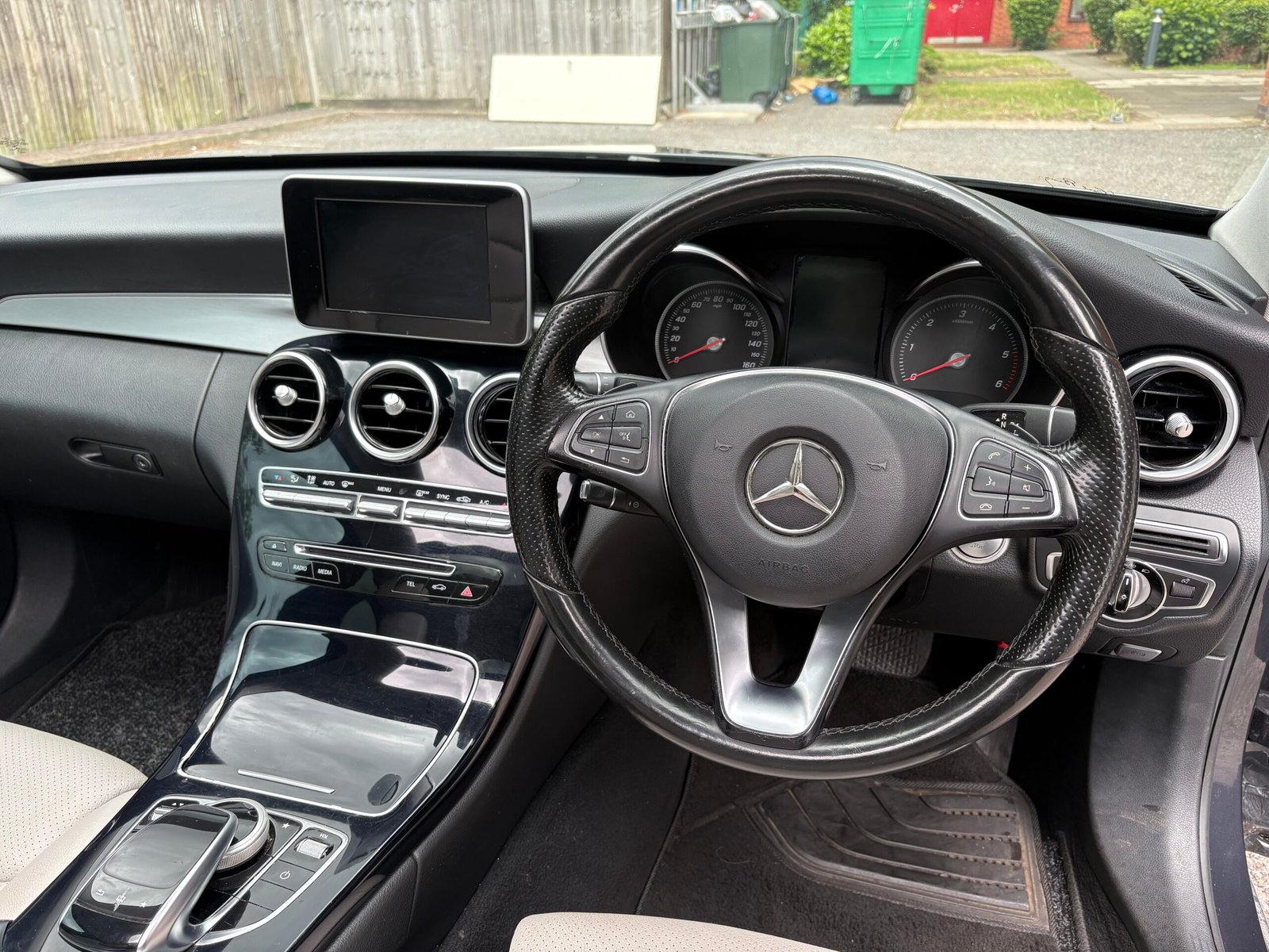 
								2015 Mercedes Benz C220d ( Premium Plus ) full									