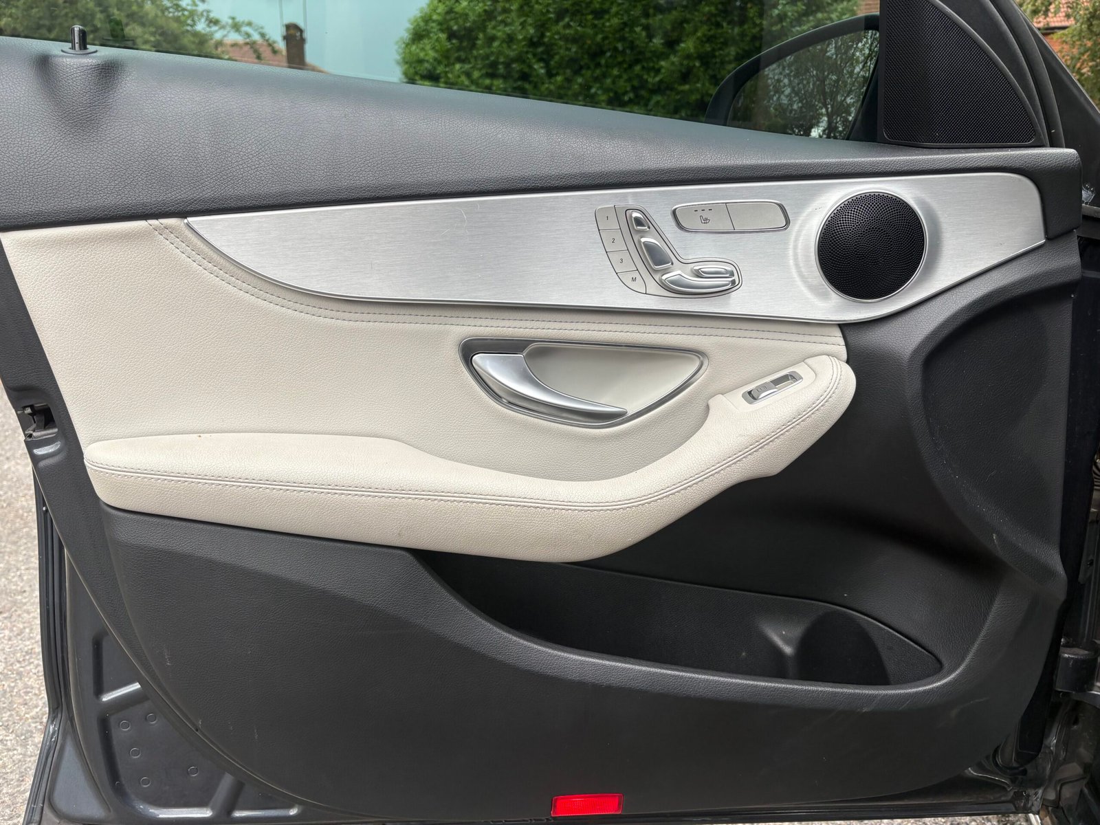 
								2015 Mercedes Benz C220d ( Premium Plus ) full									