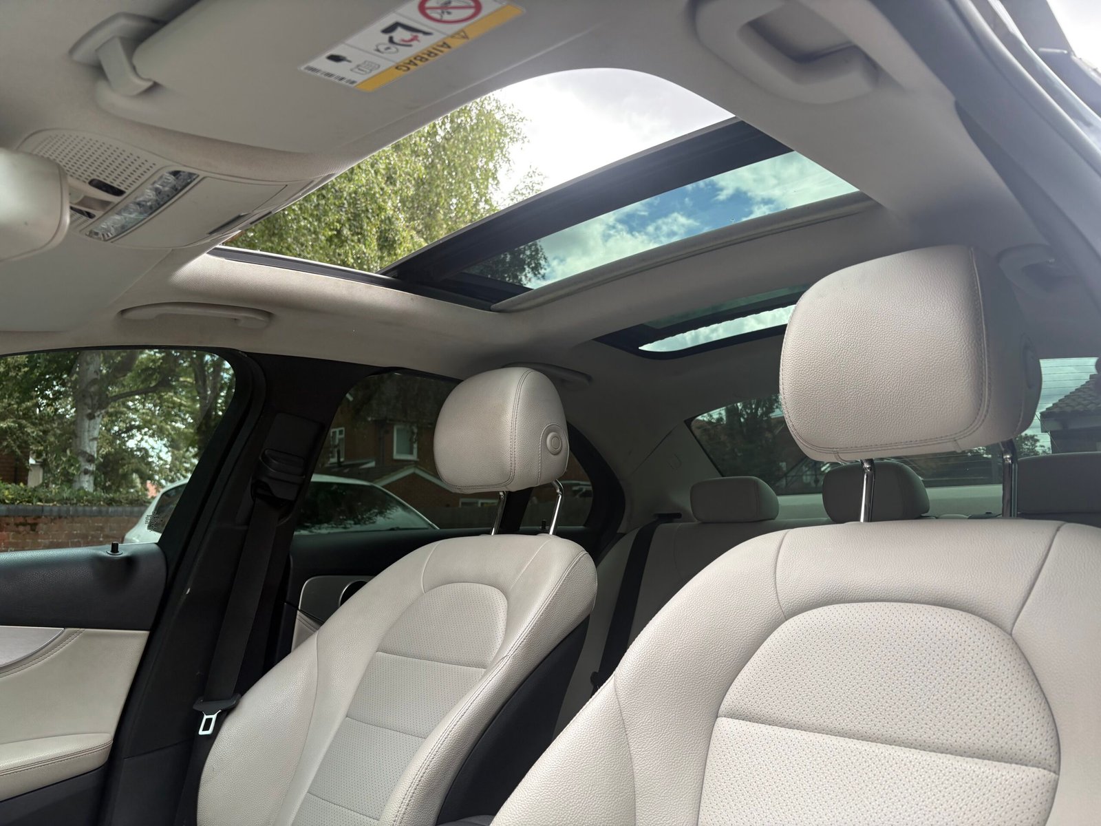 
								2015 Mercedes Benz C220d ( Premium Plus ) full									