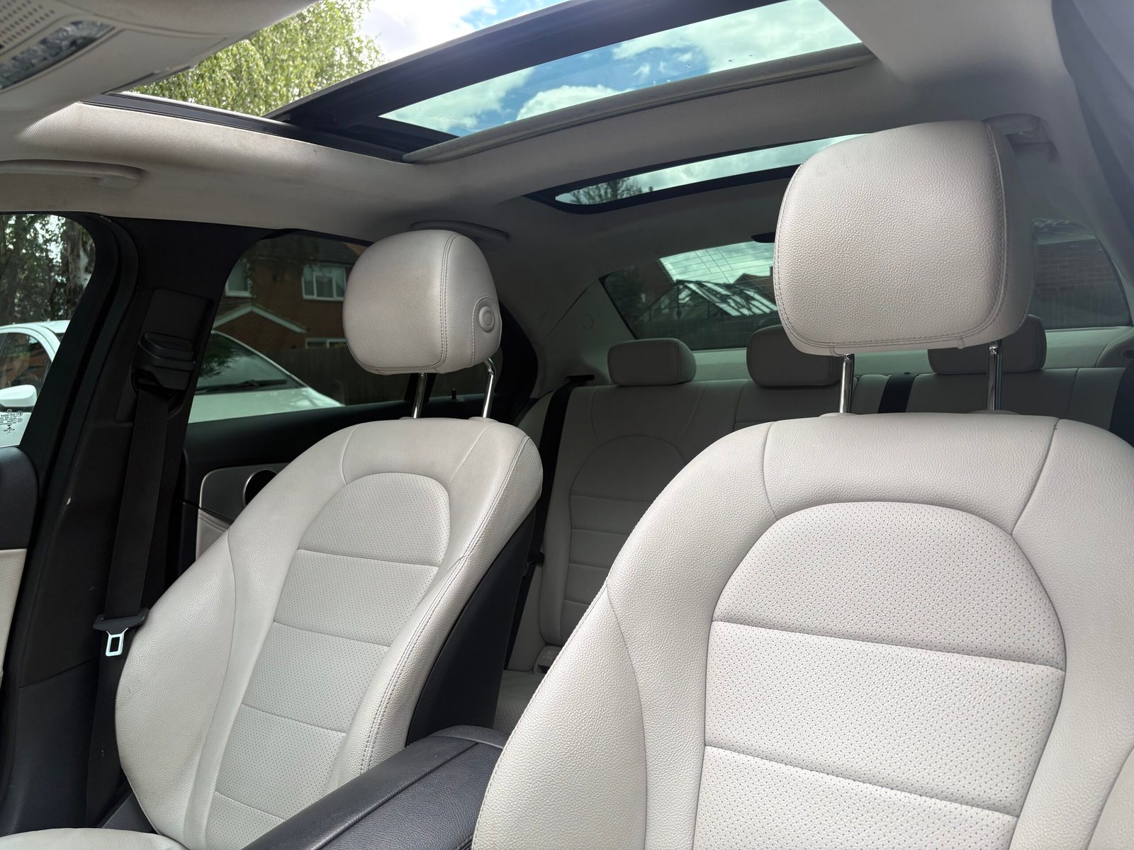 
								2015 Mercedes Benz C220d ( Premium Plus ) full									