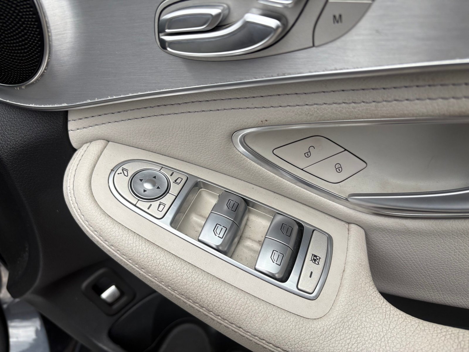 
								2015 Mercedes Benz C220d ( Premium Plus ) full									
