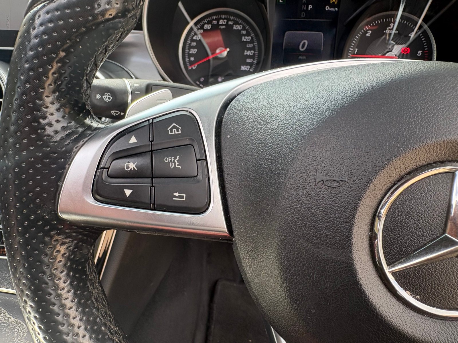 
								2016 Mercedes Benz c250d ( Premium Plus ) full									