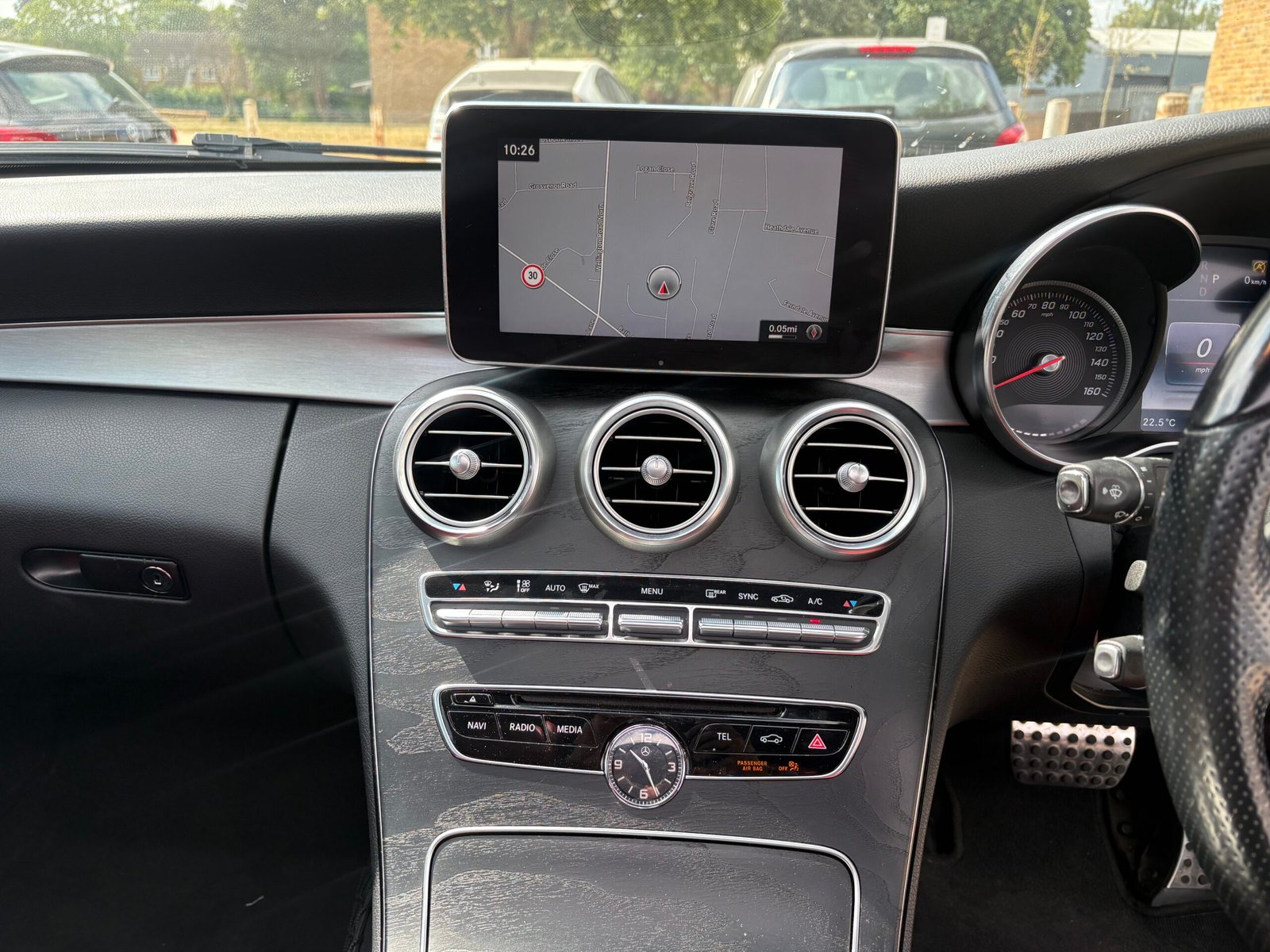 
								2016 Mercedes Benz c250d ( Premium Plus ) full									