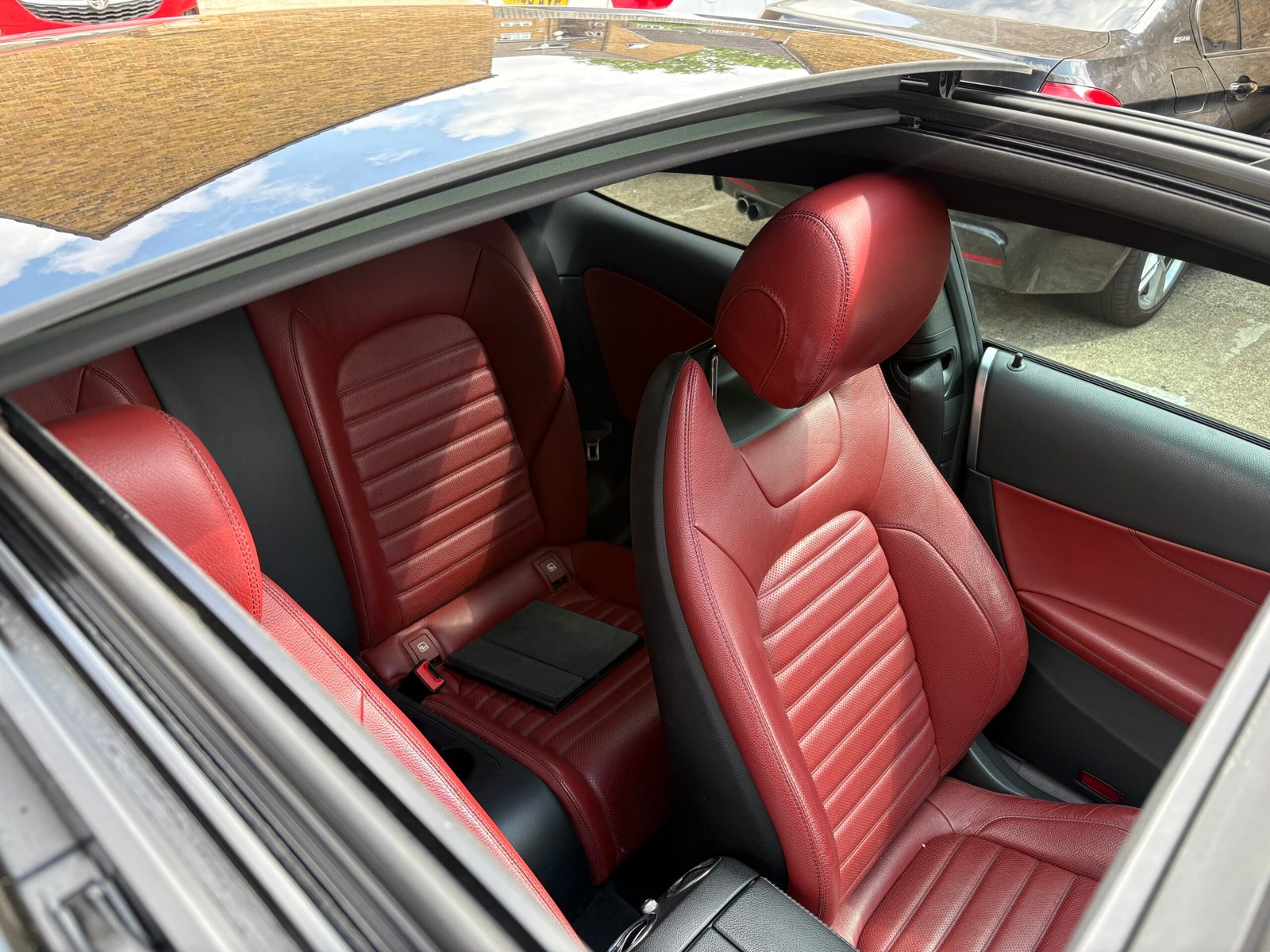 
								2016 Mercedes Benz c250d ( Premium Plus ) full									