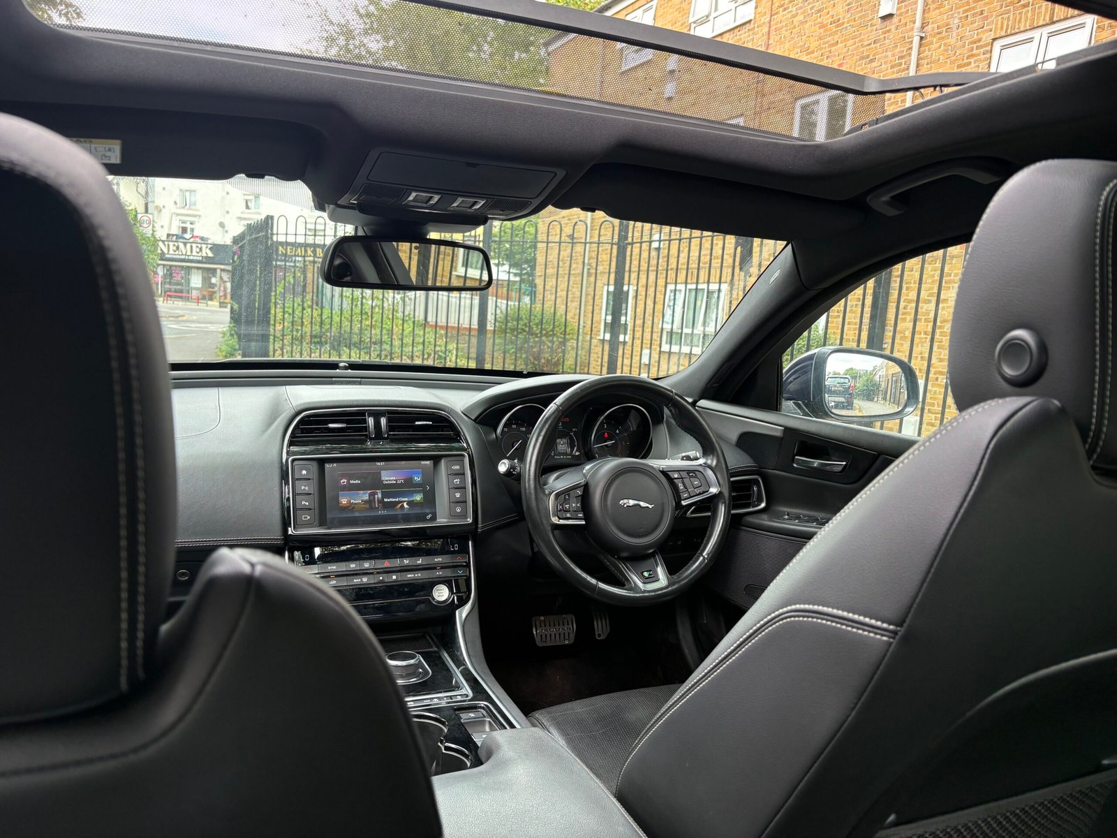
								2016 Jaguar XE R-Sport 2.0 diesel full									